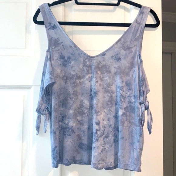American Eagle NWT Soft & Sexy Cold Shoulder Tie Dye Tee Size Small Blue/White - Picture 2 of 9
